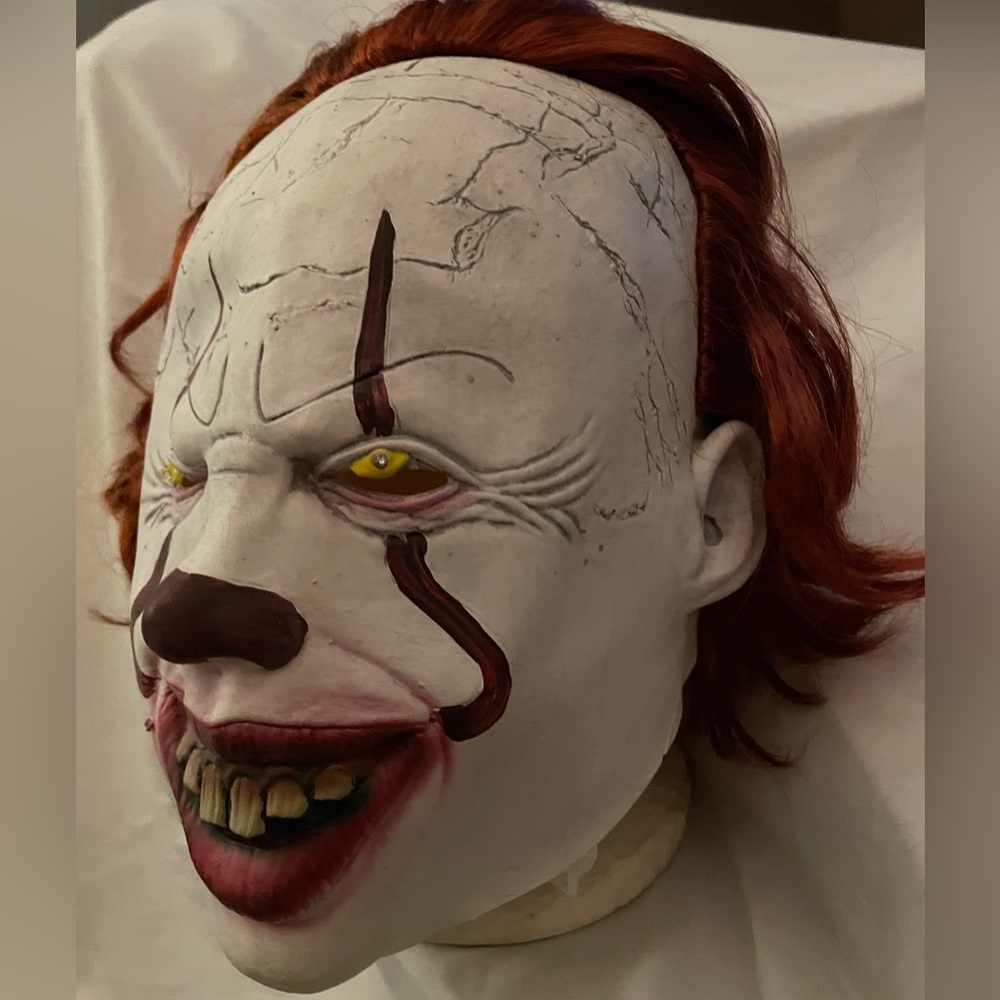 Scary Clown Pennywise “IT” full head mask. Light up eyes.